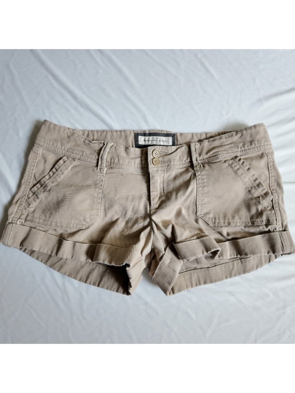 Vintage Abercrombie low rise khaki shorts size 4 Y2k 2000s READ